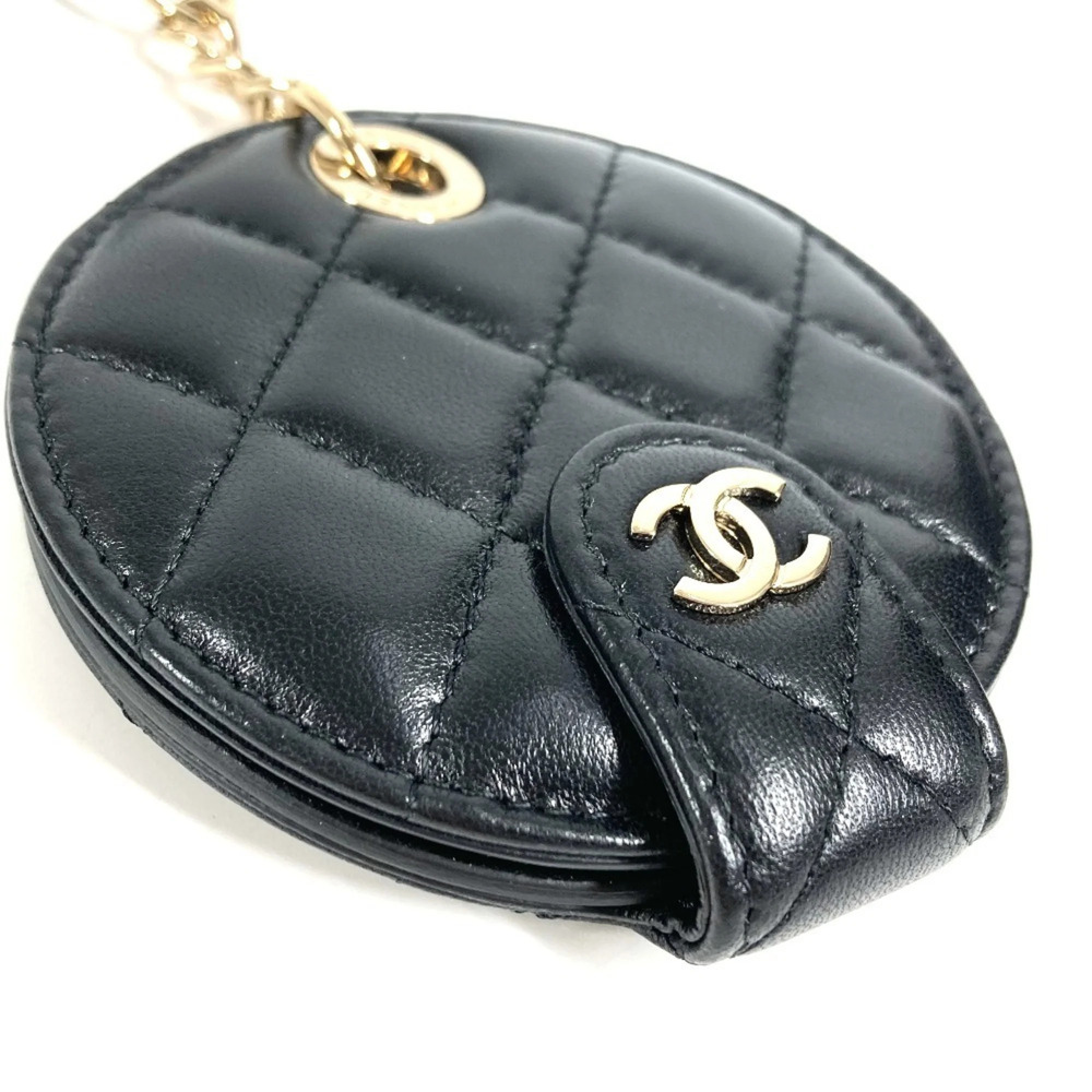 CHANEL Round Name Tag with Logo, CC, Coco Mark, Matelasse, Quilted Charm, Acc... - Picture 3 of 8